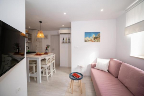 New cozy apartment - center of old town Omiš
